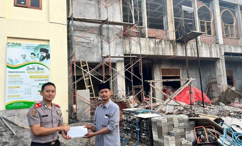 Photo of Kepedulian Kompol Triyanto Dalam Pembangunan Rumah Ibadah
